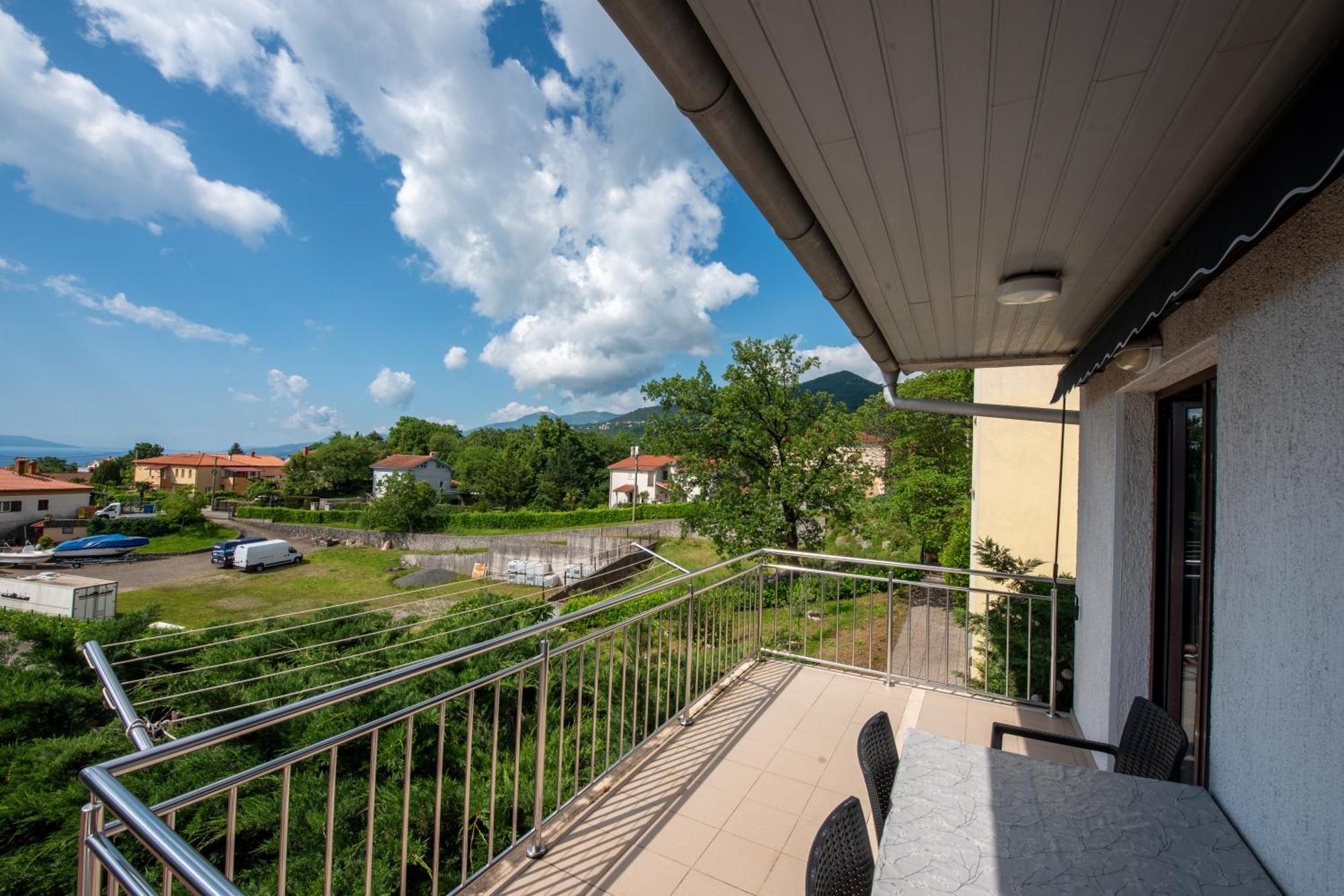 Apartments Dorijan With Pool Матульи Экстерьер фото